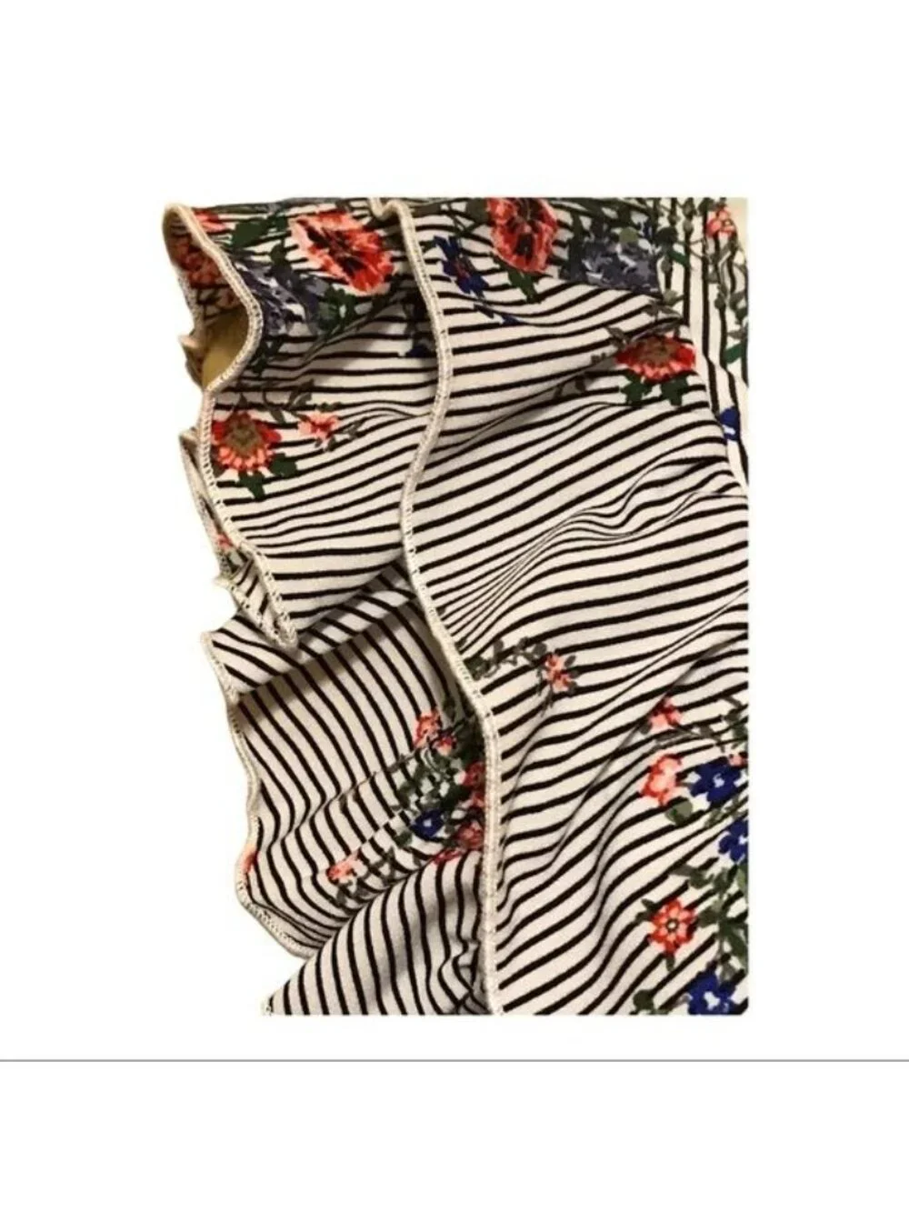 Truly Me by Sara Sara Floral Romper Ruffle Sleeve Trendy Unique Size M Girls